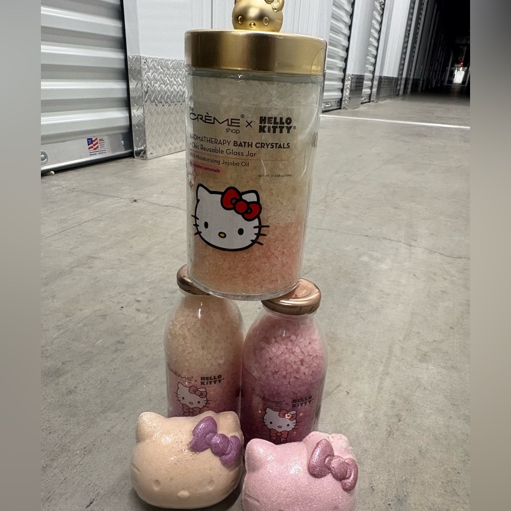 Hello Kitty Pink and Cream Bath Set